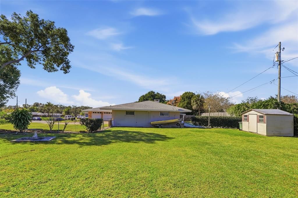 合同活跃: $625,000 (4 贝兹, 2 浴室, 2240 平方英尺)