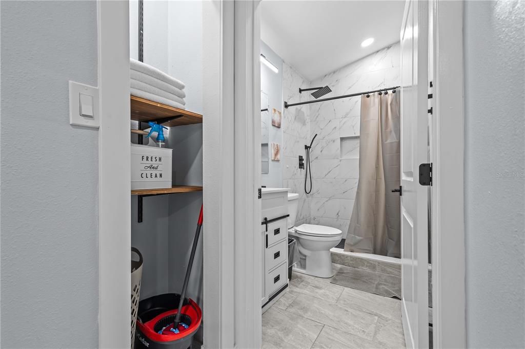 For Rent: $1,250 (1 beds, 1 baths, 400 Square Feet)