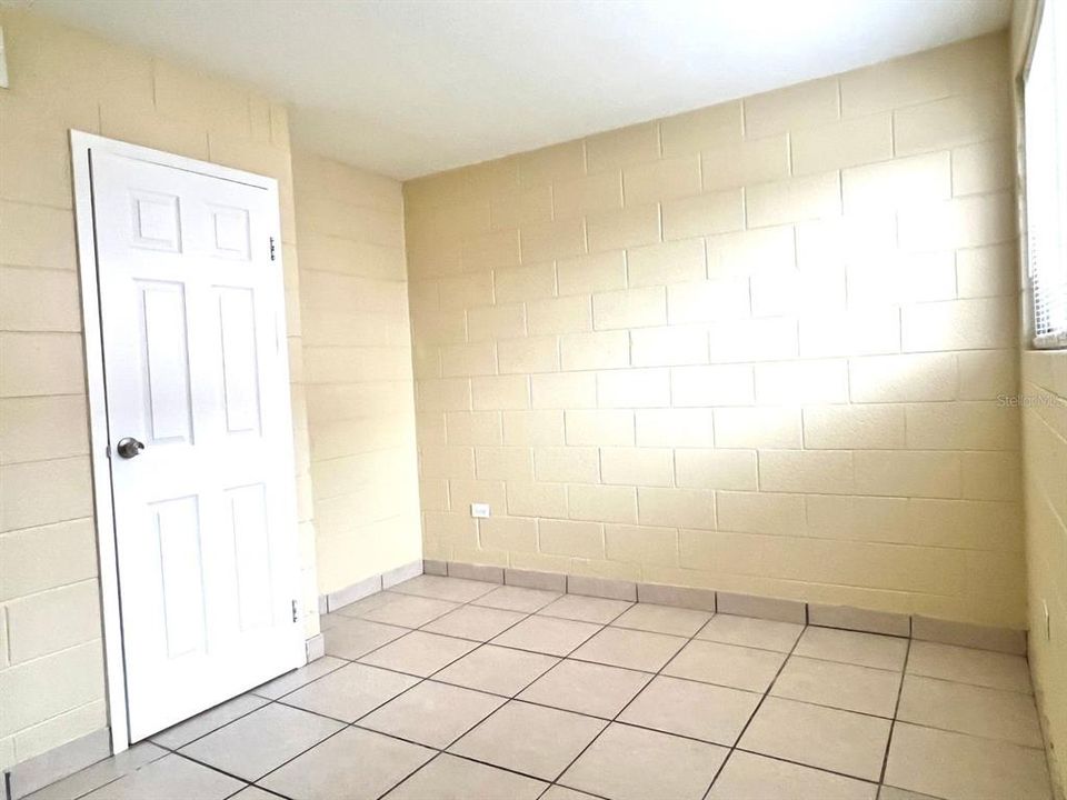 出租: $1,095 (2 贝兹, 1 浴室, 867 平方英尺)