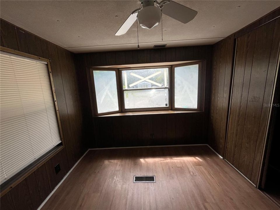 出租: $1,867 (3 贝兹, 1 浴室, 882 平方英尺)