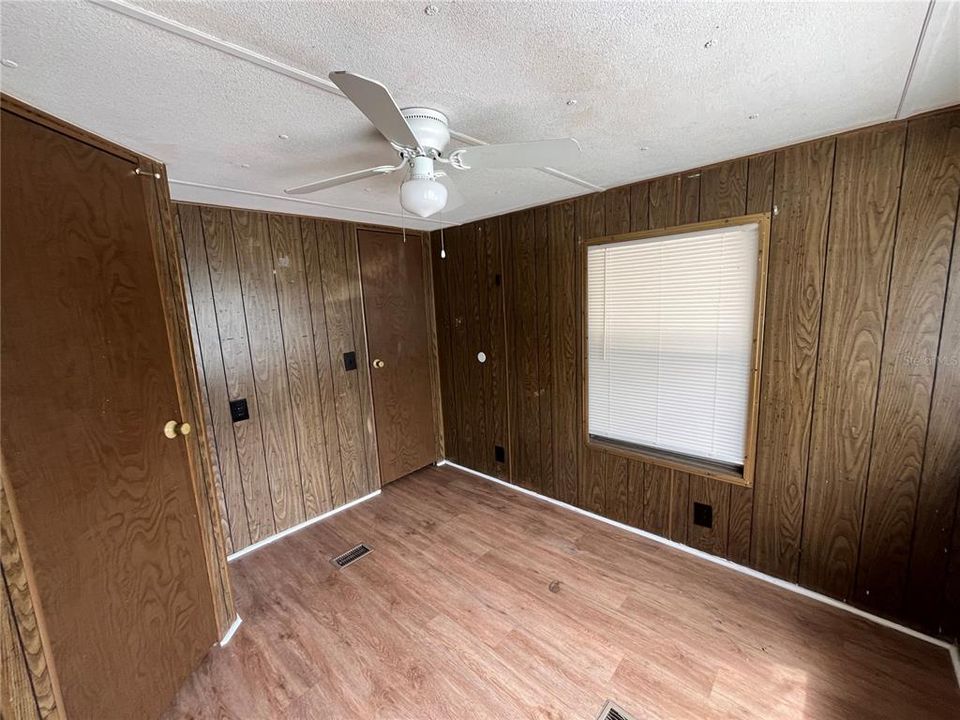 出租: $1,867 (3 贝兹, 1 浴室, 882 平方英尺)