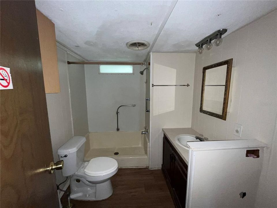 出租: $1,867 (3 贝兹, 1 浴室, 882 平方英尺)