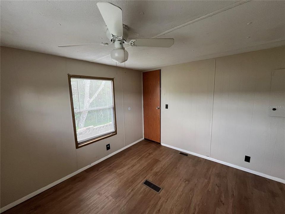 出租: $1,867 (3 贝兹, 1 浴室, 882 平方英尺)