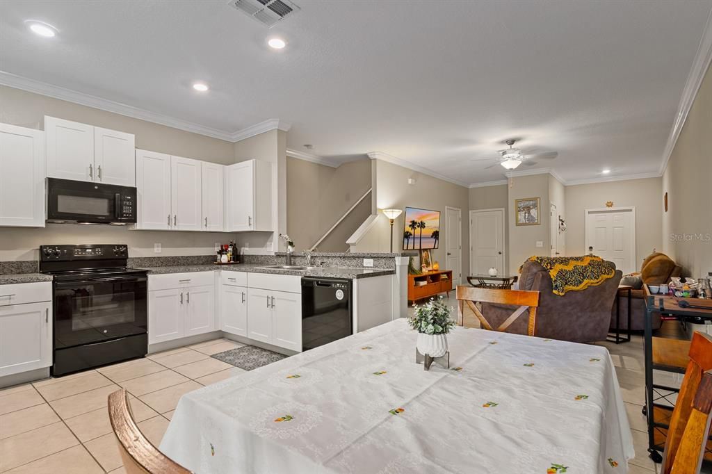 En Venta: $299,999 (3 camas, 2 baños, 1634 Pies cuadrados)