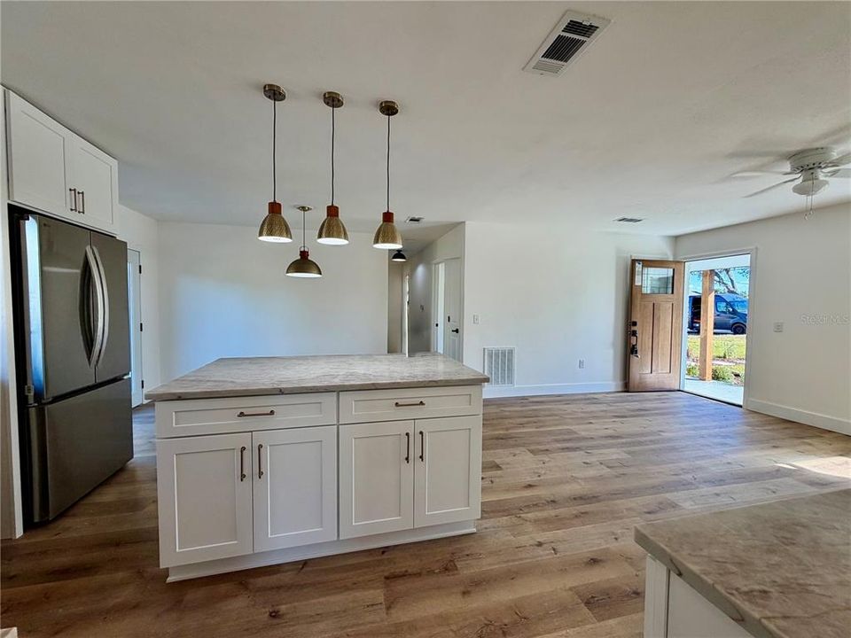 待售: $248,900 (3 贝兹, 2 浴室, 1080 平方英尺)