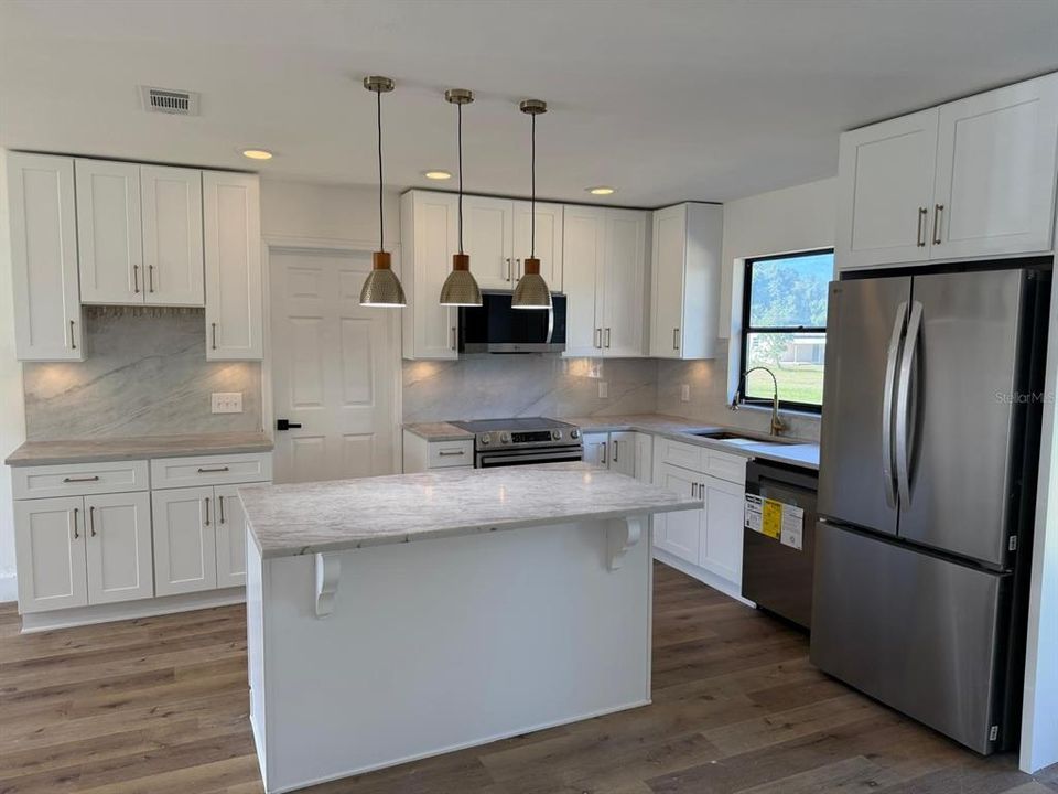 待售: $248,900 (3 贝兹, 2 浴室, 1080 平方英尺)