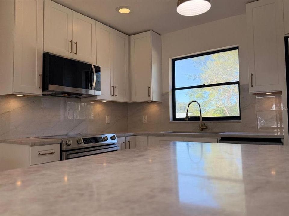 待售: $248,900 (3 贝兹, 2 浴室, 1080 平方英尺)