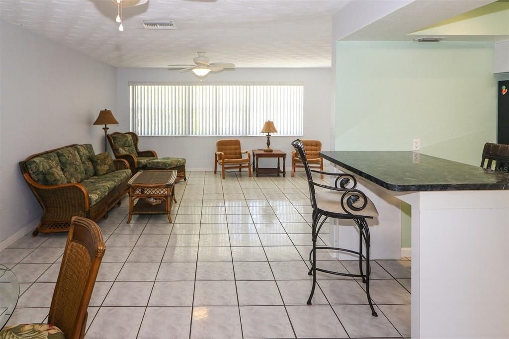 На продажу: $249,900 (3 спален, 2 ванн, 1628 Квадратных фут)