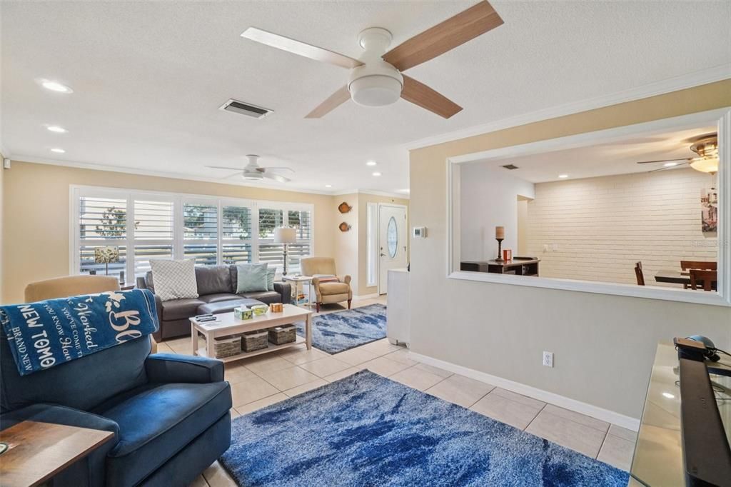 合同活跃: $450,000 (3 贝兹, 2 浴室, 1529 平方英尺)