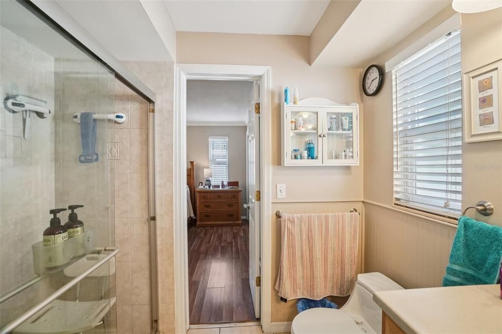 合同活跃: $450,000 (3 贝兹, 2 浴室, 1529 平方英尺)