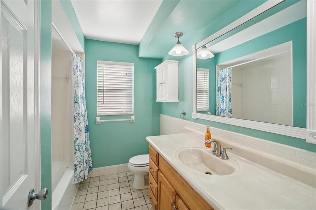 合同活跃: $450,000 (3 贝兹, 2 浴室, 1529 平方英尺)