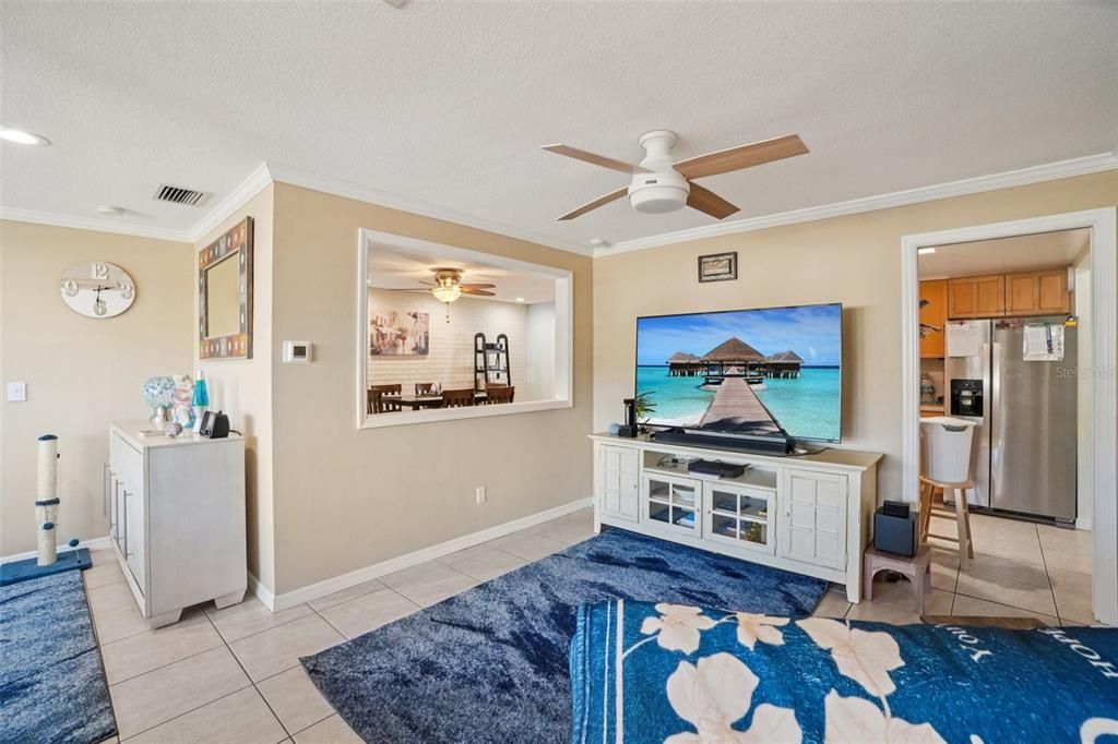 合同活跃: $450,000 (3 贝兹, 2 浴室, 1529 平方英尺)