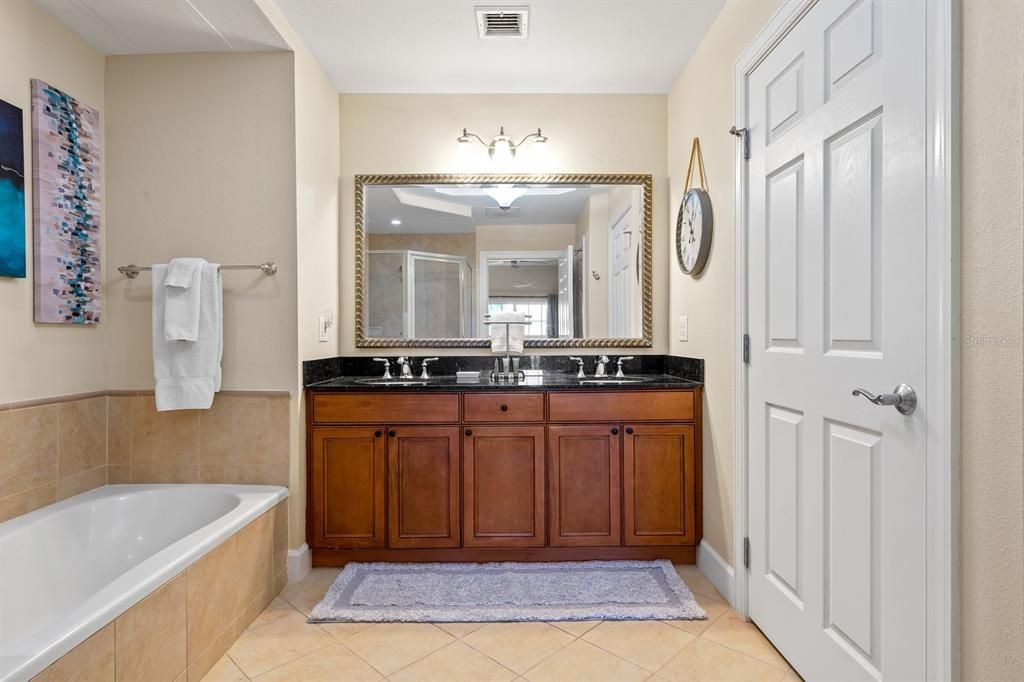 На продажу: $419,800 (3 спален, 3 ванн, 1590 Квадратных фут)