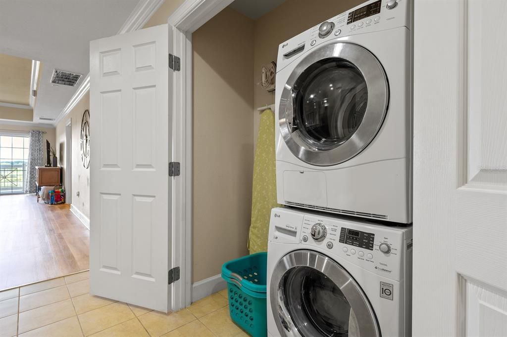 На продажу: $419,800 (3 спален, 3 ванн, 1590 Квадратных фут)