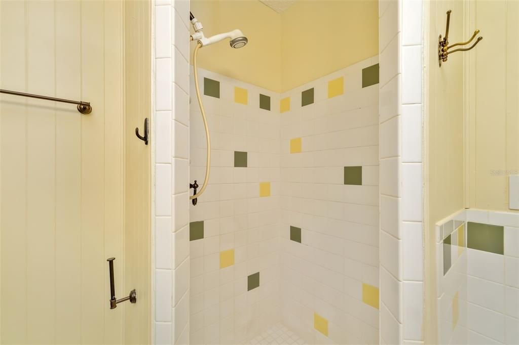 Active With Contract: $310,000 (2 beds, 2 baths, 1632 Square Feet)