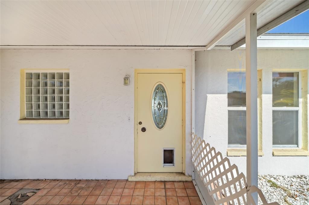 Active With Contract: $310,000 (2 beds, 2 baths, 1632 Square Feet)