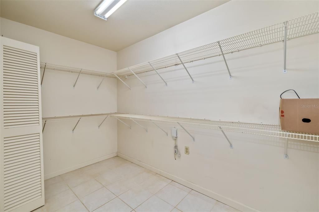 Active With Contract: $310,000 (2 beds, 2 baths, 1632 Square Feet)