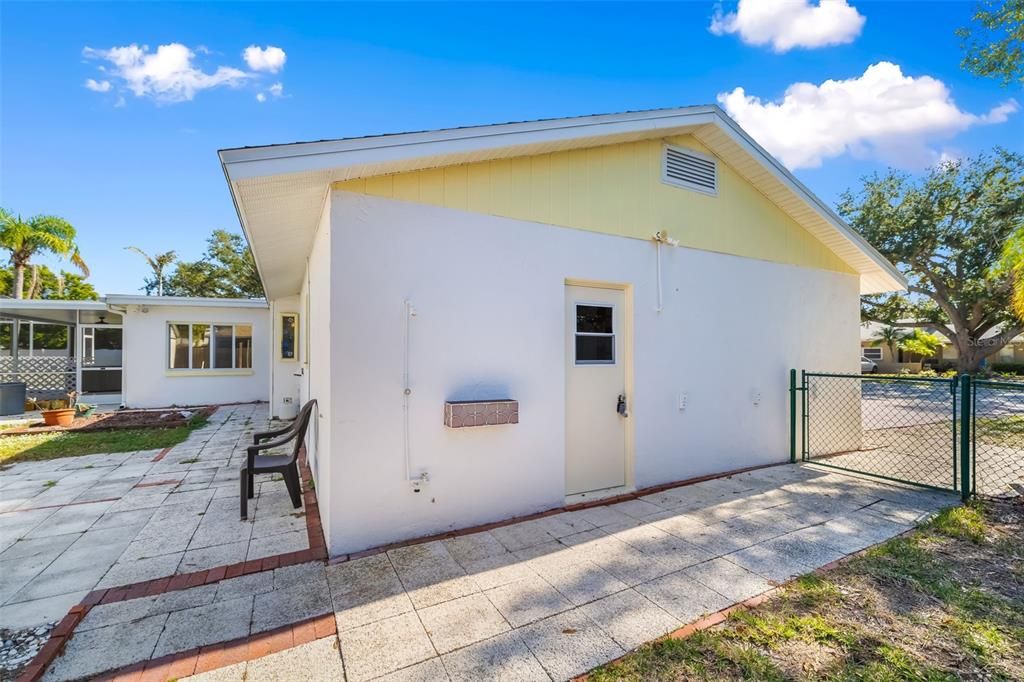 Active With Contract: $310,000 (2 beds, 2 baths, 1632 Square Feet)