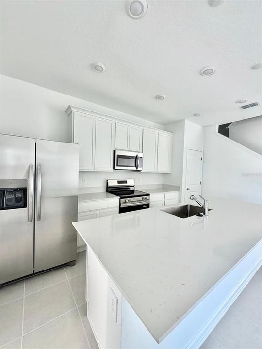 В аренду: $2,630 (4 спален, 2 ванн, 2000 Квадратных фут)