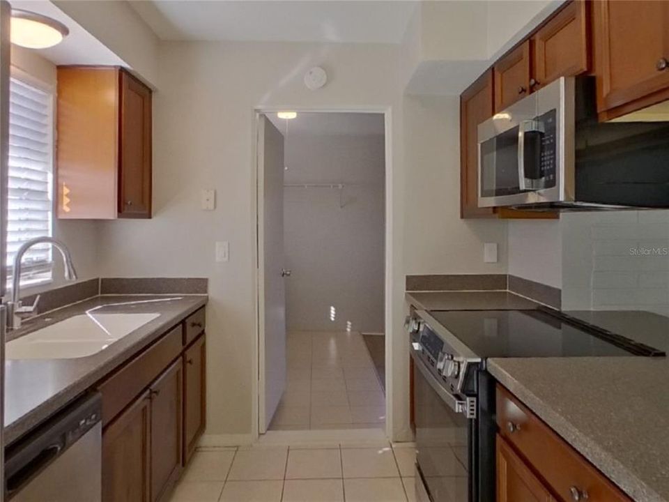 Active With Contract: $2,499 (3 beds, 2 baths, 1485 Square Feet)