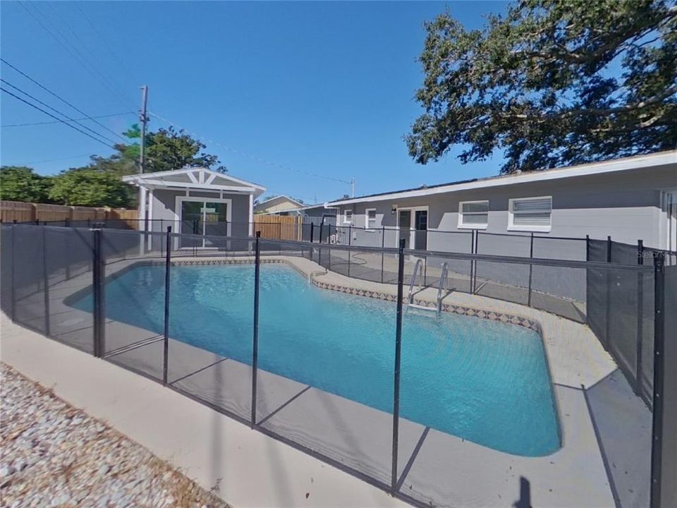 Active With Contract: $2,499 (3 beds, 2 baths, 1485 Square Feet)