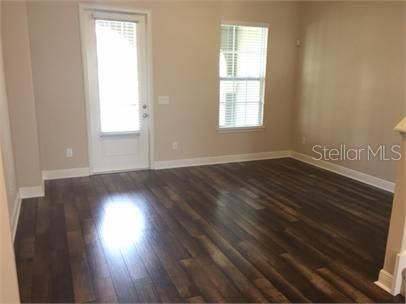 出租: $2,695 (4 贝兹, 3 浴室, 2014 平方英尺)