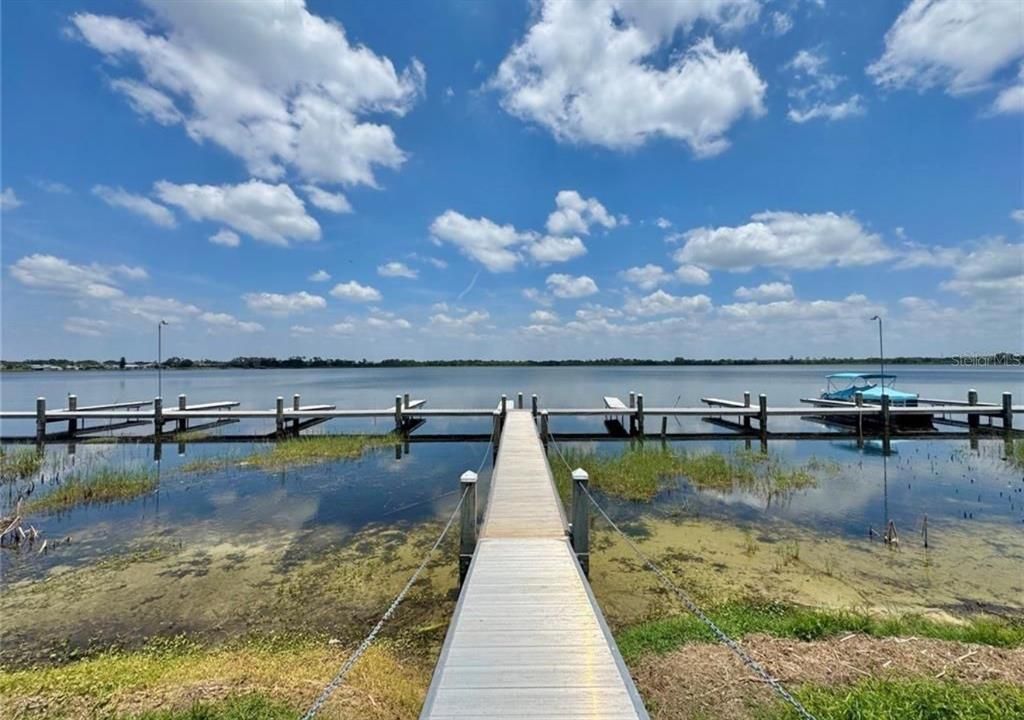 На продажу: $167,990 (2 спален, 2 ванн, 1073 Квадратных фут)