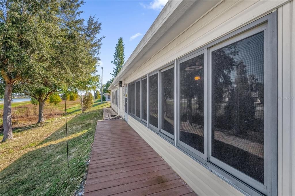 На продажу: $167,990 (2 спален, 2 ванн, 1073 Квадратных фут)