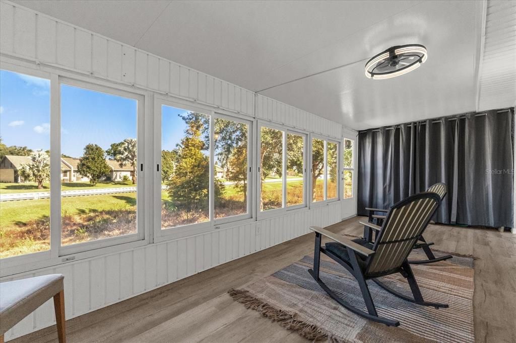 На продажу: $167,990 (2 спален, 2 ванн, 1073 Квадратных фут)