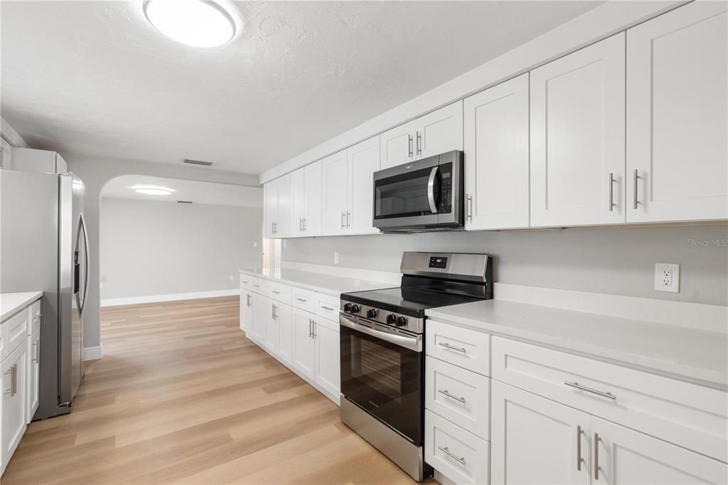 На продажу: $379,000 (2 спален, 2 ванн, 1540 Квадратных фут)