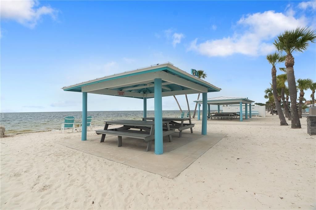 На продажу: $379,000 (2 спален, 2 ванн, 1540 Квадратных фут)