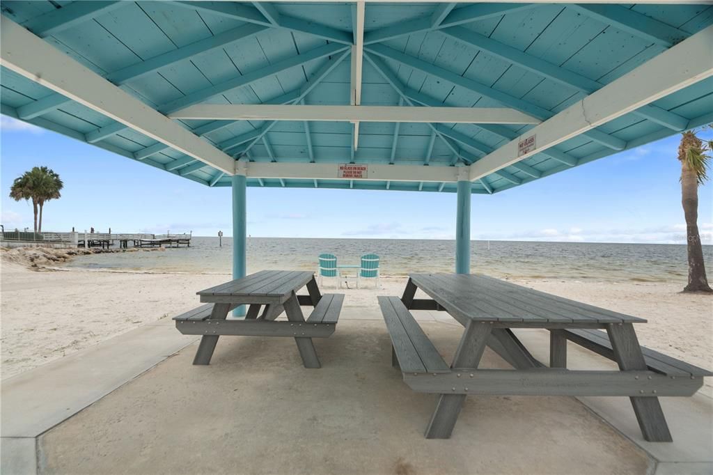 На продажу: $379,000 (2 спален, 2 ванн, 1540 Квадратных фут)