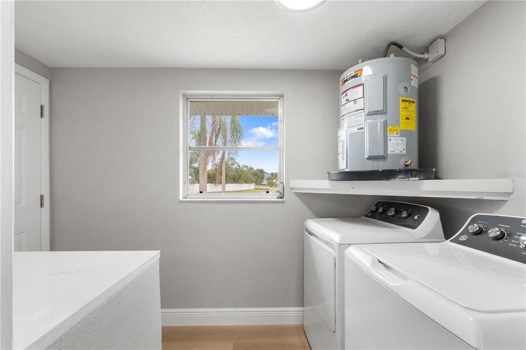 На продажу: $379,000 (2 спален, 2 ванн, 1540 Квадратных фут)