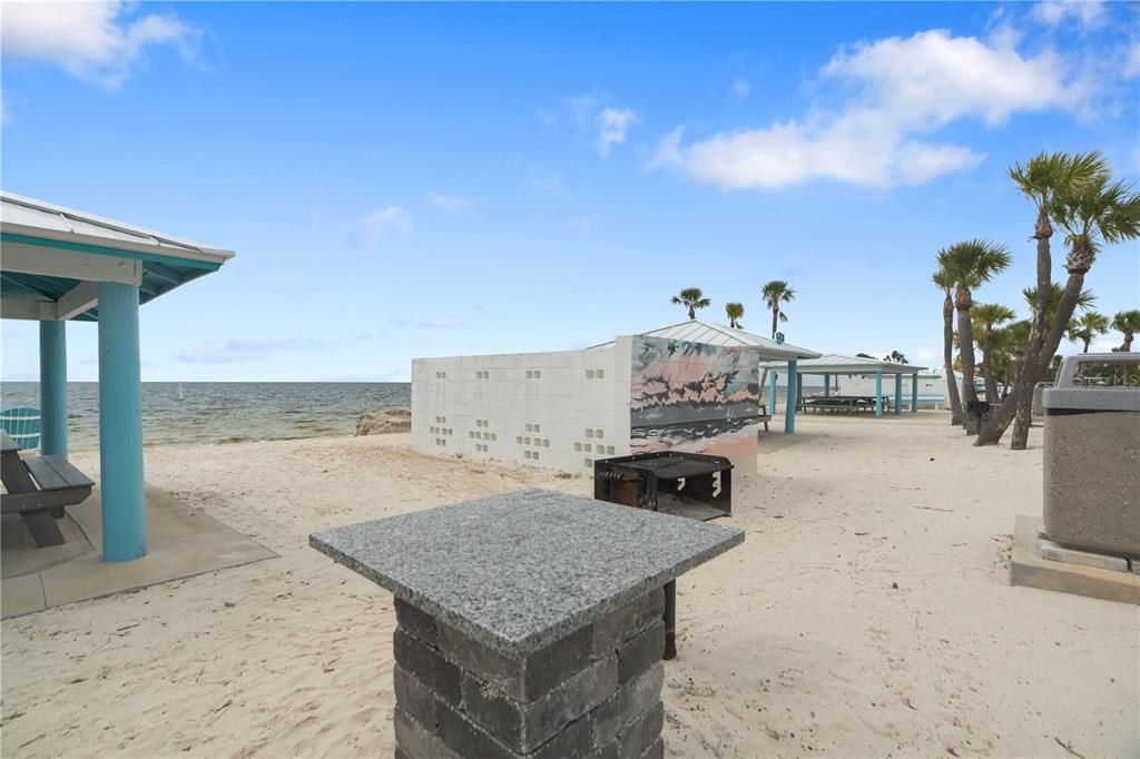 На продажу: $379,000 (2 спален, 2 ванн, 1540 Квадратных фут)