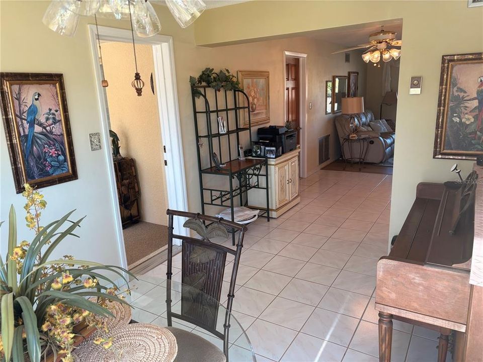 Activo con contrato: $205,000 (2 camas, 1 baños, 1010 Pies cuadrados)