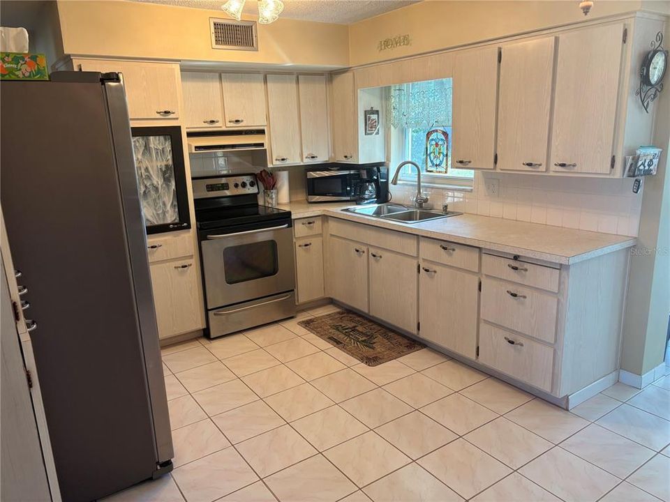 Activo con contrato: $205,000 (2 camas, 1 baños, 1010 Pies cuadrados)