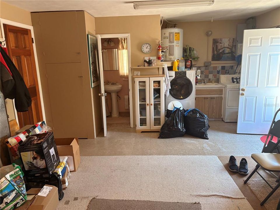 Activo con contrato: $205,000 (2 camas, 1 baños, 1010 Pies cuadrados)