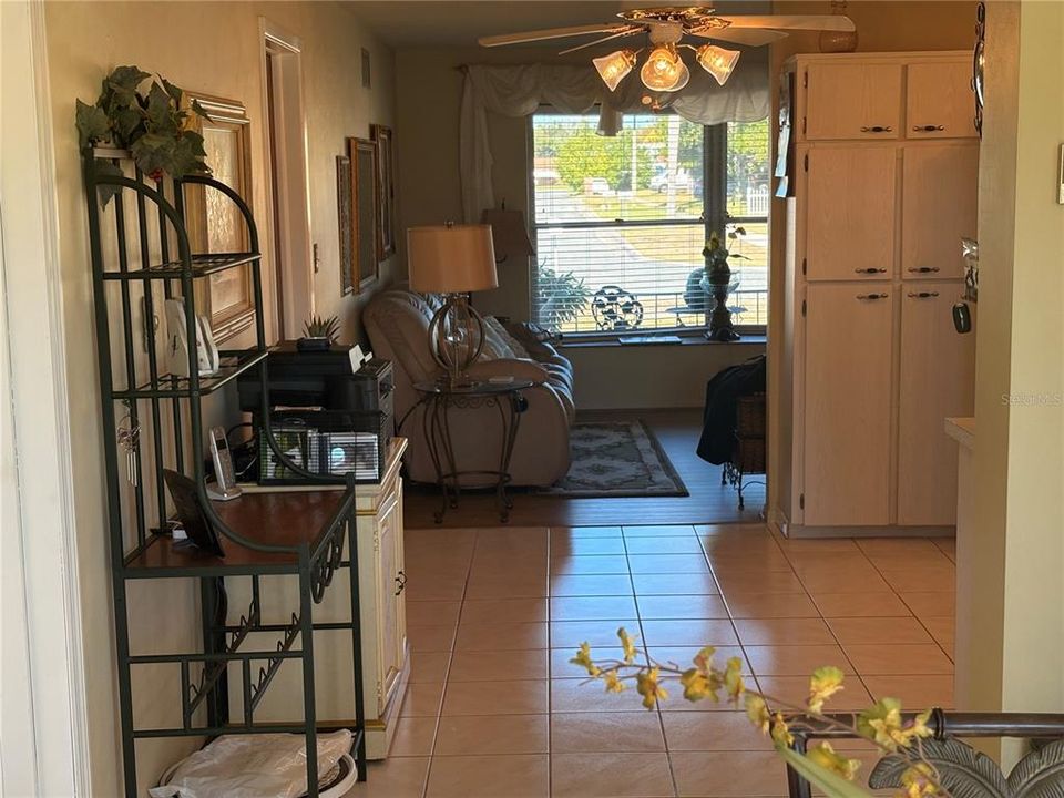 Activo con contrato: $205,000 (2 camas, 1 baños, 1010 Pies cuadrados)