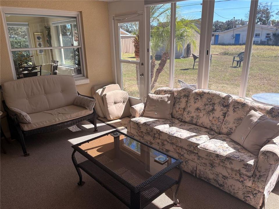 Activo con contrato: $205,000 (2 camas, 1 baños, 1010 Pies cuadrados)