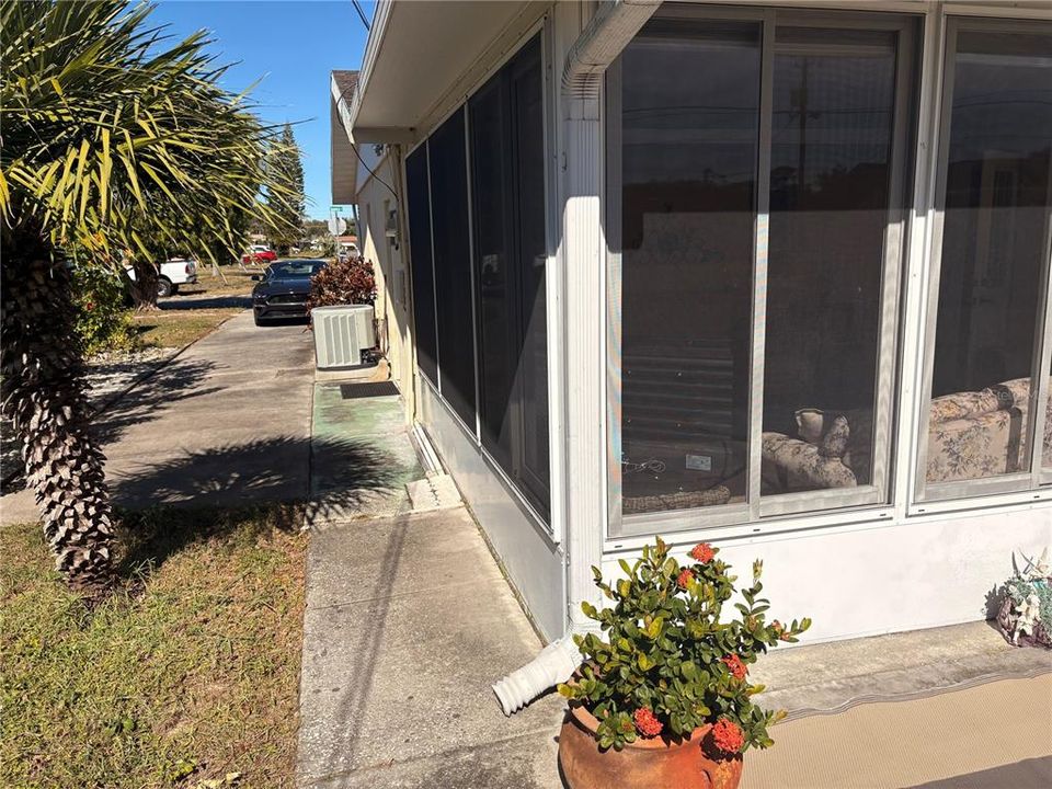 Activo con contrato: $205,000 (2 camas, 1 baños, 1010 Pies cuadrados)