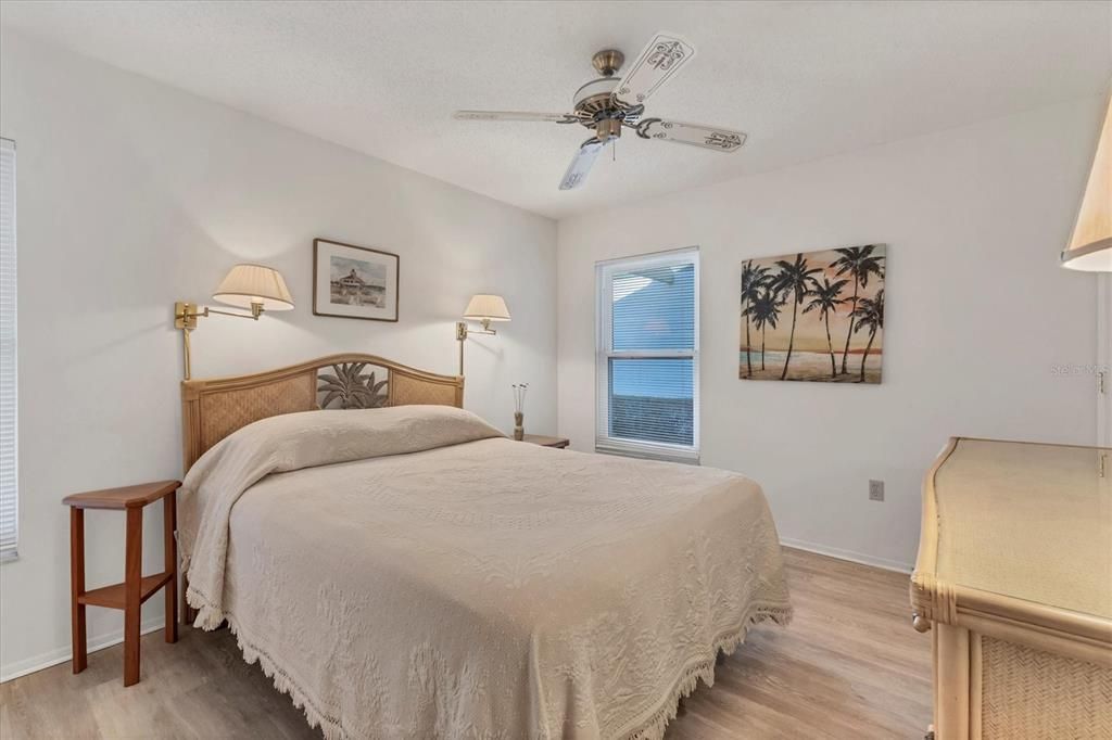 For Sale: $209,900 (2 beds, 2 baths, 1243 Square Feet)