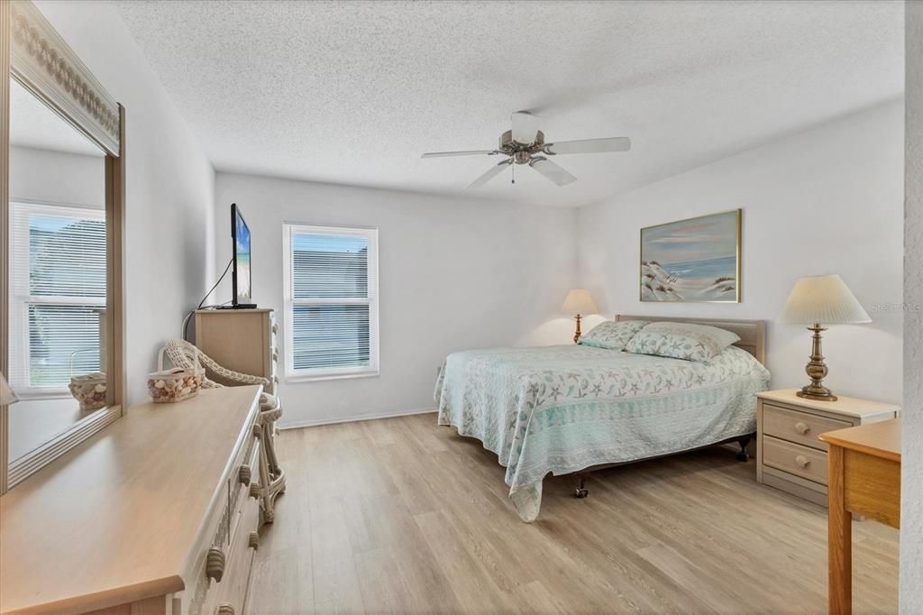 For Sale: $209,900 (2 beds, 2 baths, 1243 Square Feet)