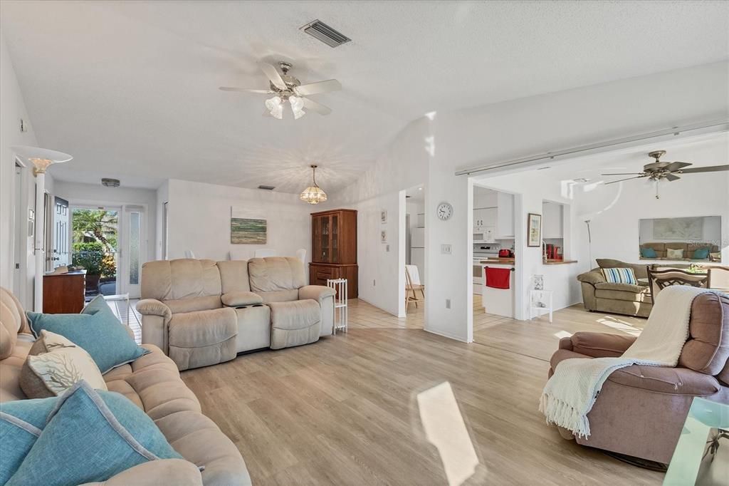 For Sale: $209,900 (2 beds, 2 baths, 1243 Square Feet)