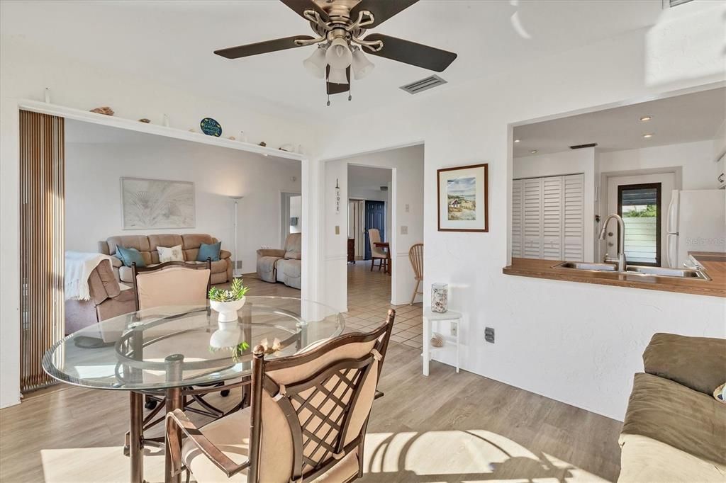 For Sale: $209,900 (2 beds, 2 baths, 1243 Square Feet)