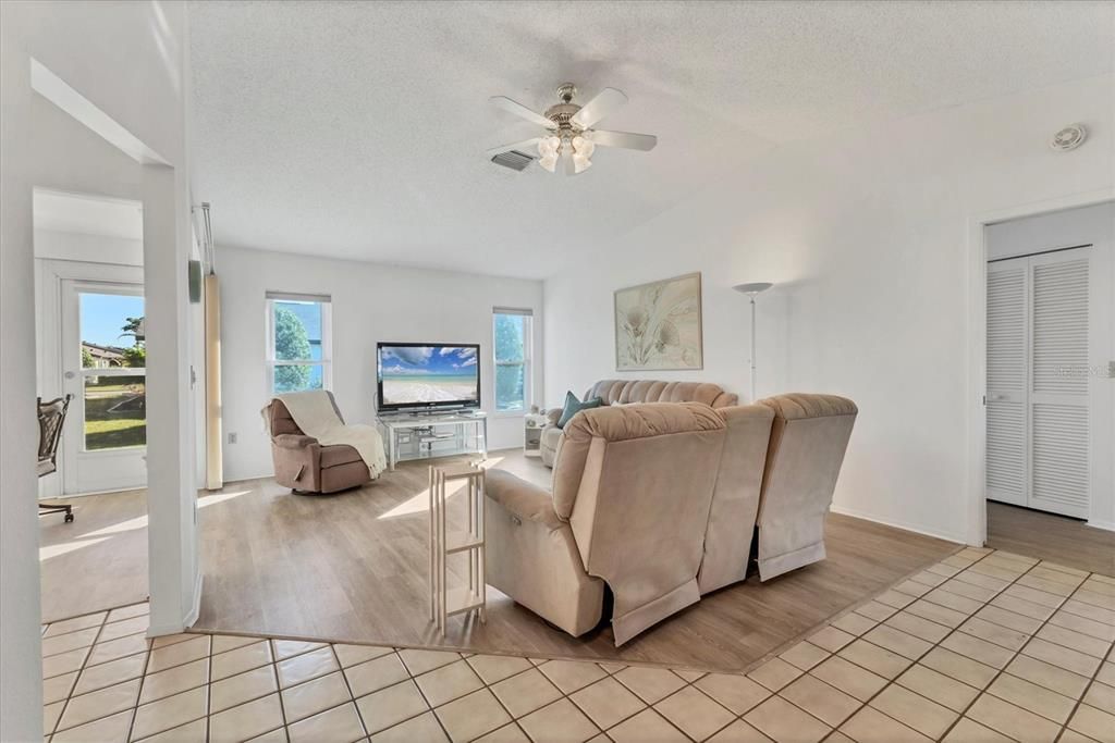 For Sale: $209,900 (2 beds, 2 baths, 1243 Square Feet)