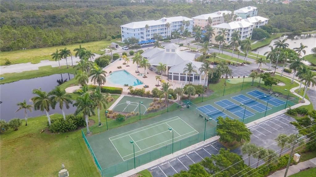 For Sale: $322,777 (2 beds, 2 baths, 996 Square Feet)