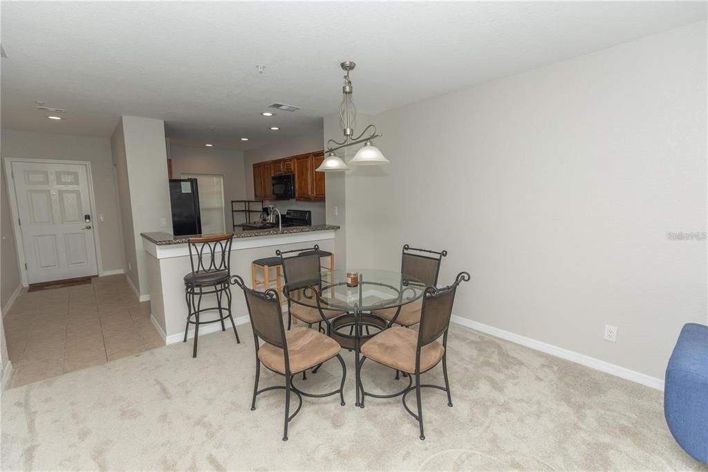 For Sale: $322,777 (2 beds, 2 baths, 996 Square Feet)