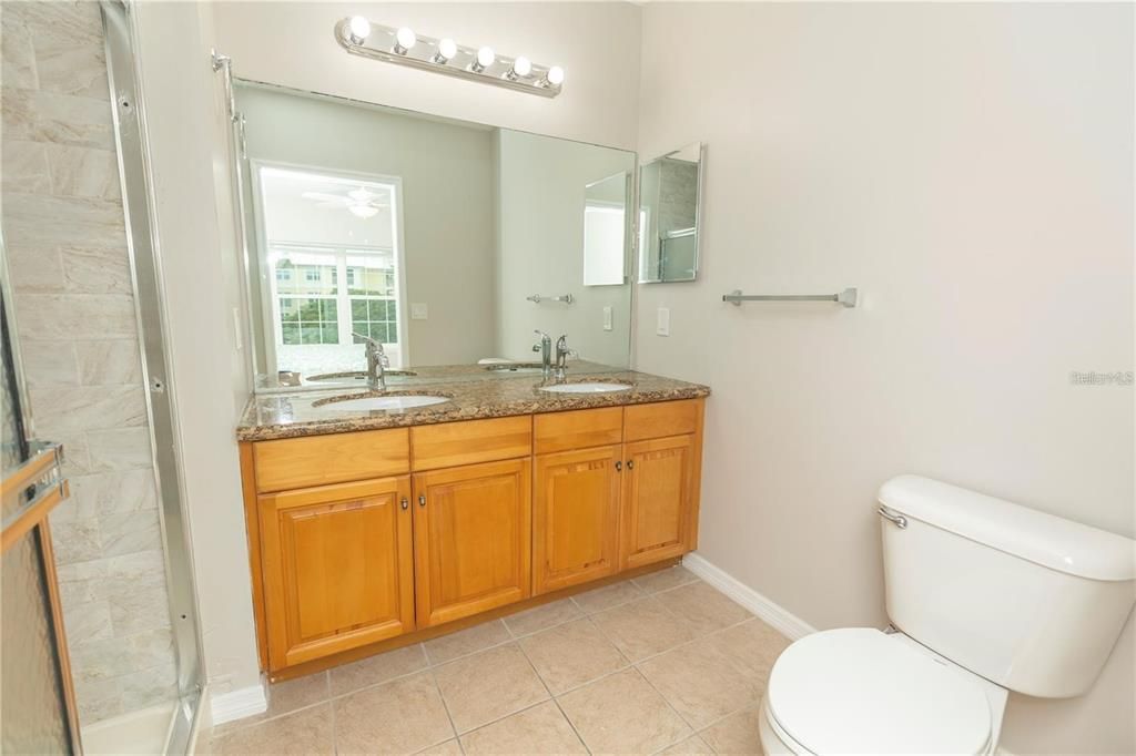 For Sale: $322,777 (2 beds, 2 baths, 996 Square Feet)