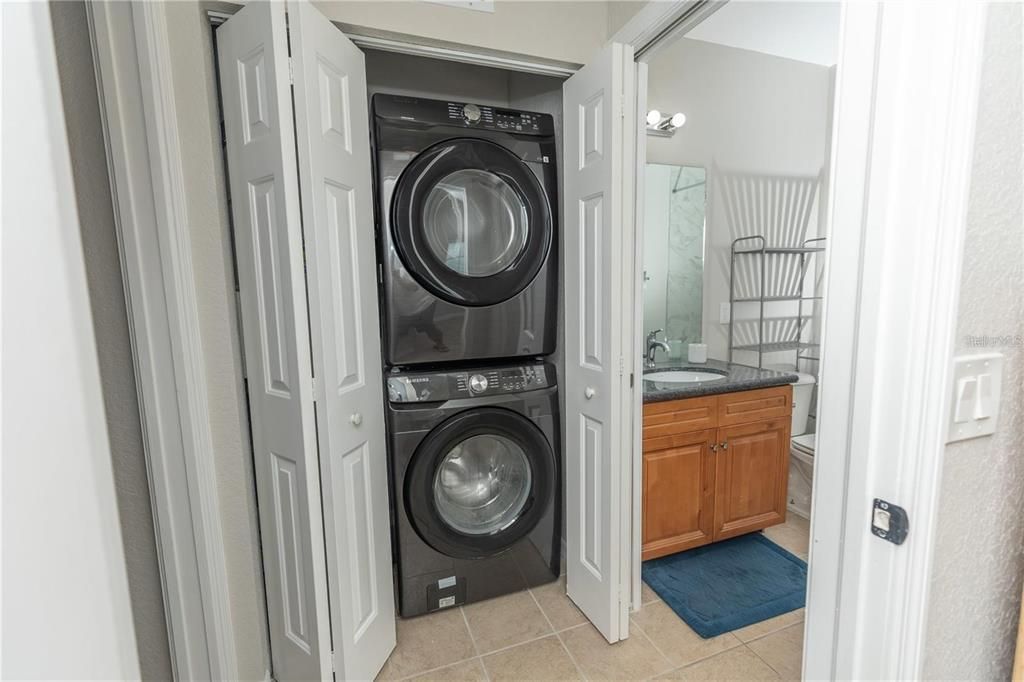 For Sale: $322,777 (2 beds, 2 baths, 996 Square Feet)