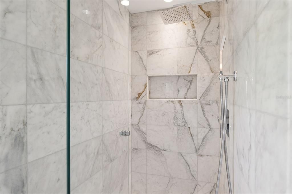 For Rent: $6,500 (3 beds, 2 baths, 1755 Square Feet)